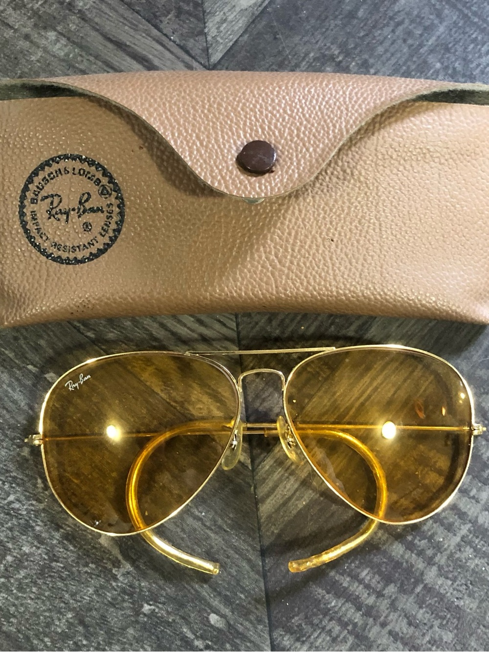 Ray-Ban Men’s Gold Frame Sunglasses with Amber Yellow Lenses